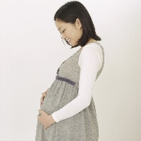 妊娠している女性