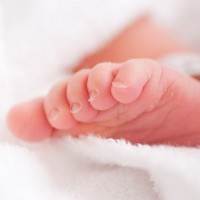 赤ちゃんの足