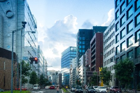 夏のオフィス街