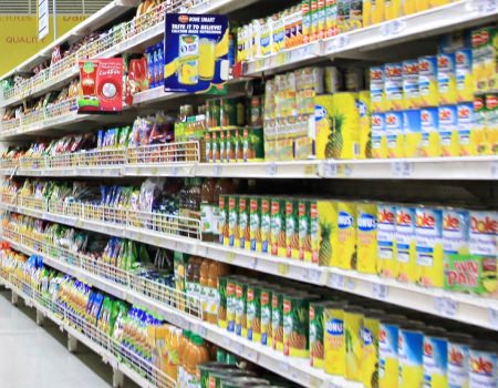 スーパーマーケットの棚