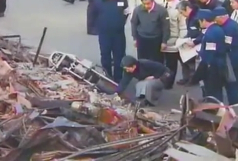 水仙を献花される皇后陛下