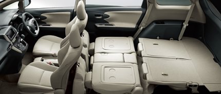 フルフラットにしたコンパクトミニバン