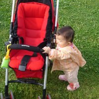 赤ちゃんとベビーカー